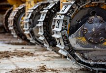 Maquinaria de obra, detalle de orugas tractoras